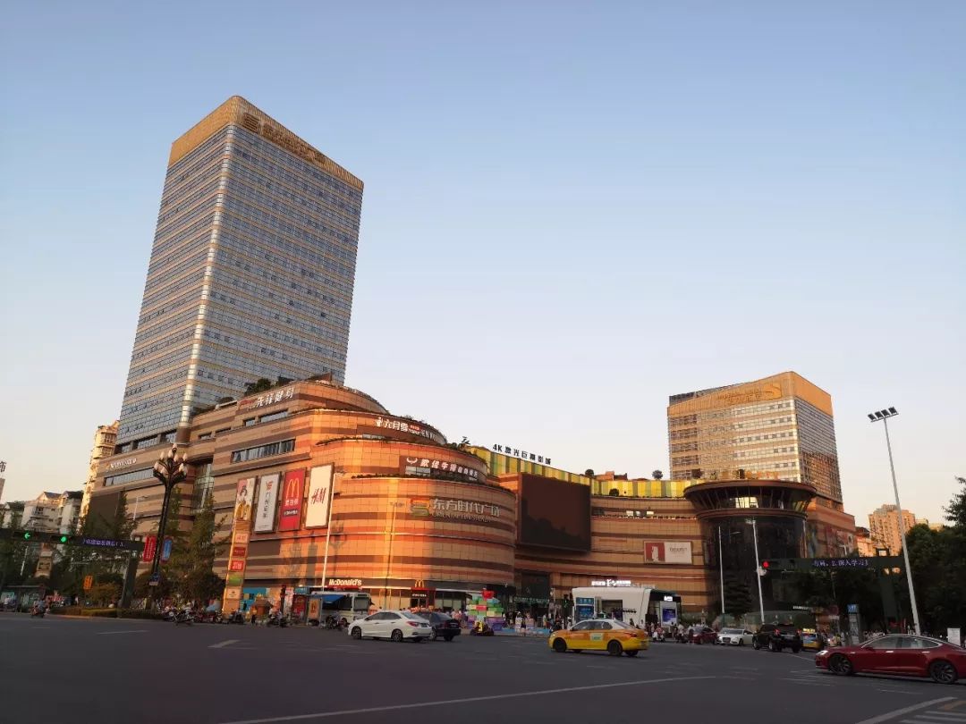 宜宾大型商场购物中心图片