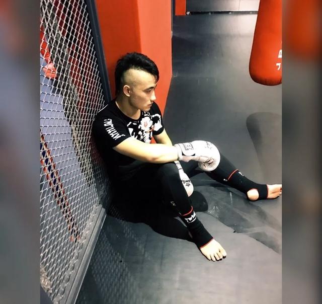 会打拳会写诗,薄福凡能否终结泰拳王隆拉威的对华不败?