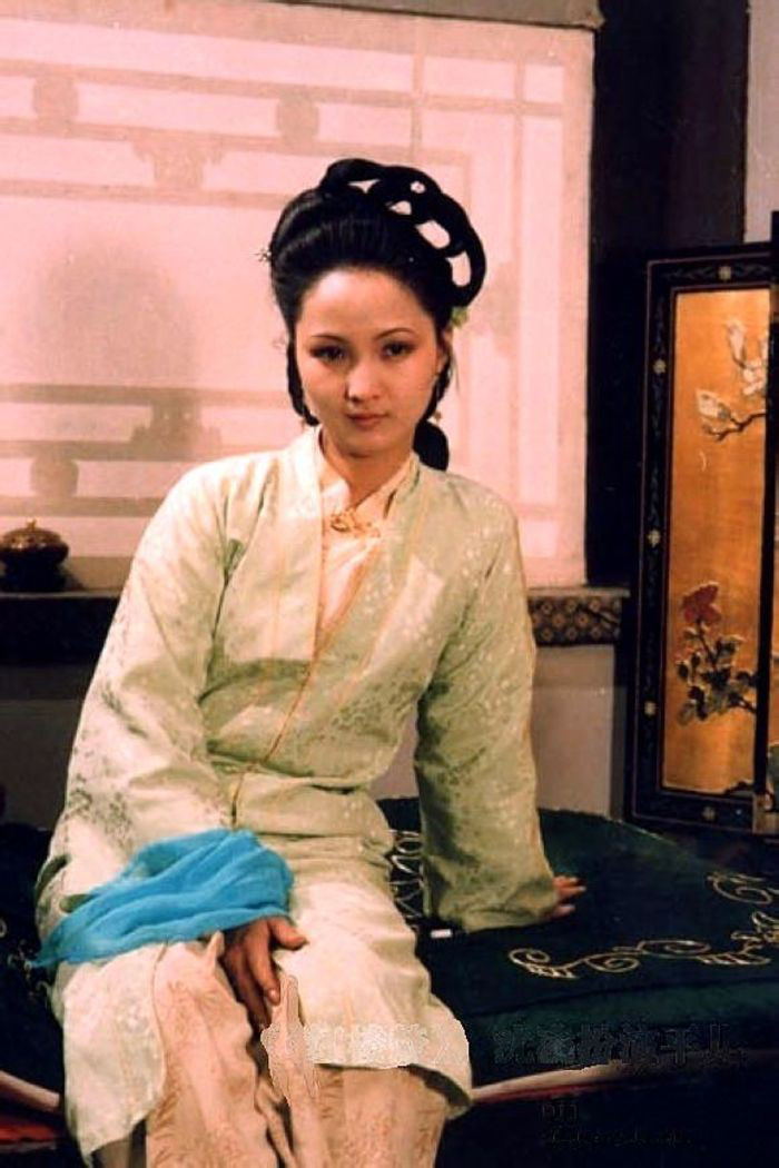 原创《红楼梦》平儿到底是个什么样的人?