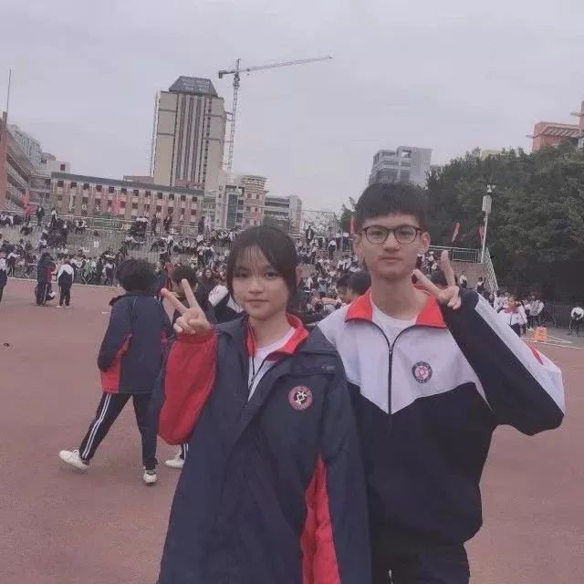 新华中学 廖思鑫 阳光帅气 喜欢弹吉他打篮球的体育生79号:邝维煜中学