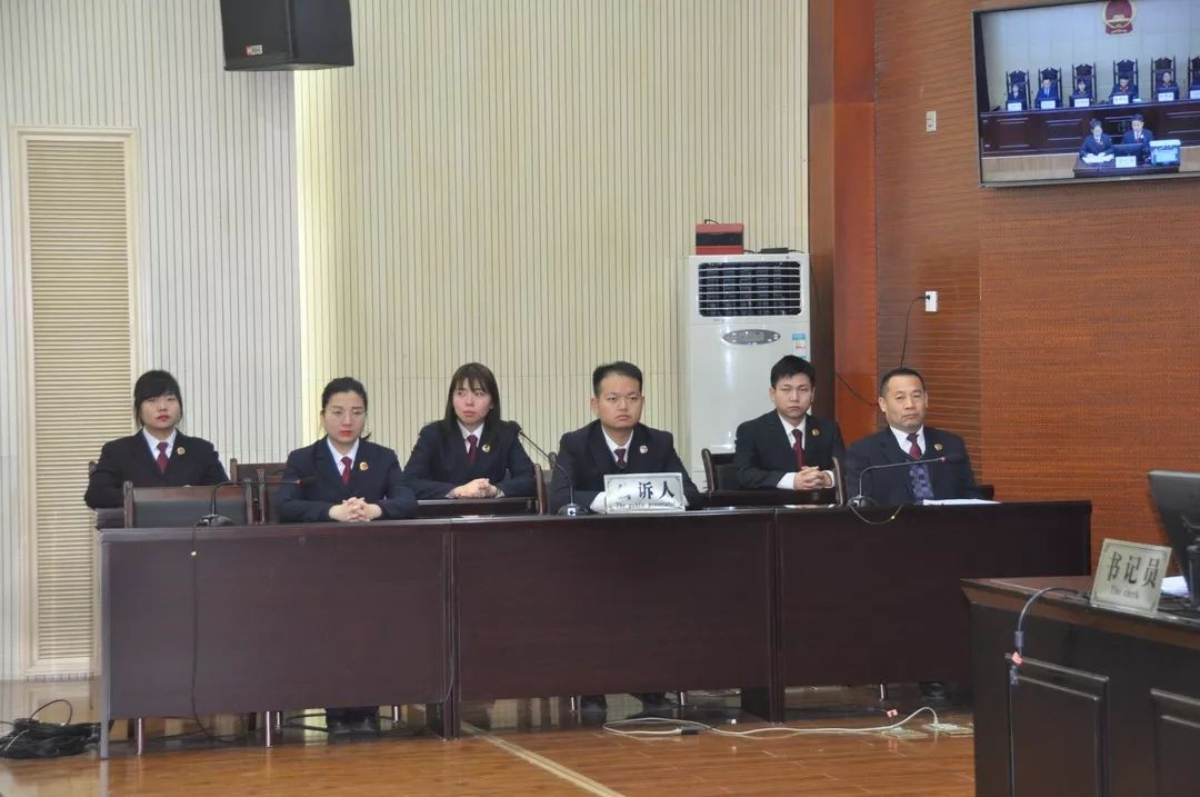 新洲16人涉黑案公开宣判主犯何育军获刑24年没收个人全部财产