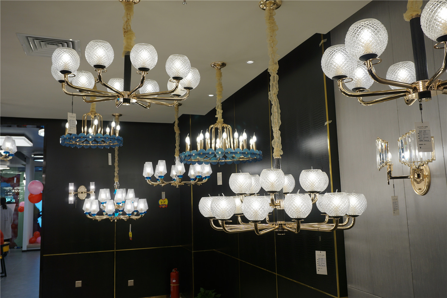 诠释家居生活美学旭辉伟达灯饰旗舰店21日开业致力于打造重庆最强灯饰