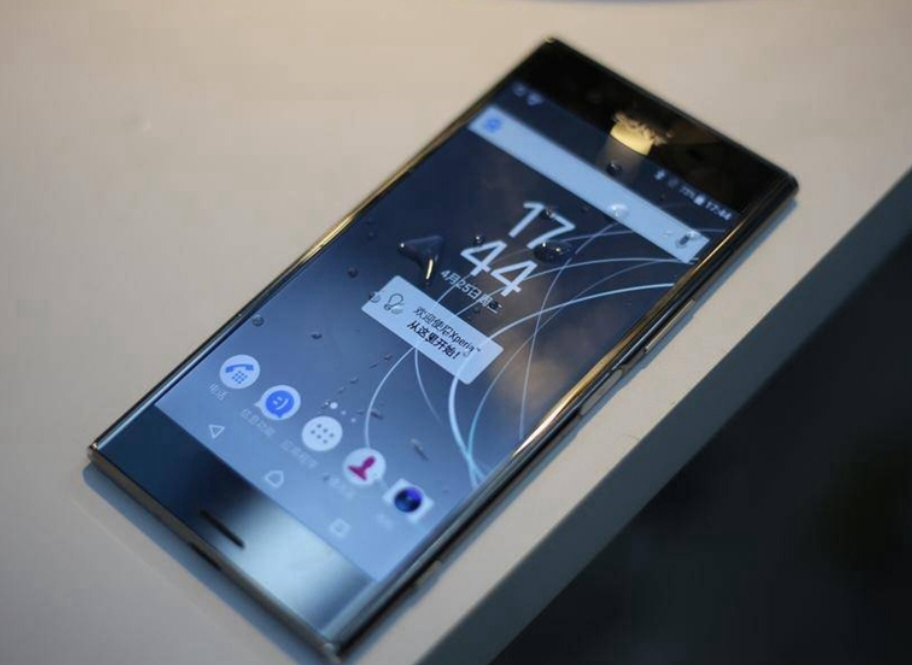 索尼xperia xz premium是在2017年发布的一款手机,其屏幕分辨率高达4k