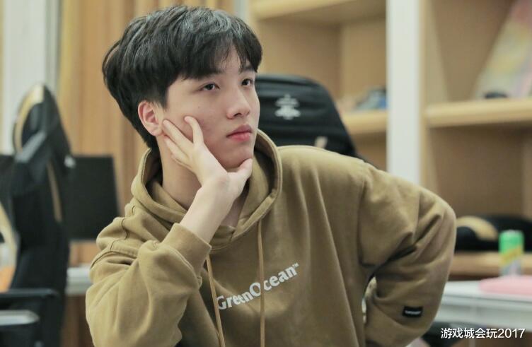 rng遭遇两连败小虎女友主动背锅 赛前吵架把他搞炸影响到状态