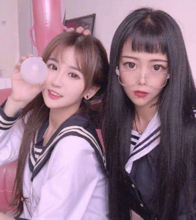 毛宸宸与顾茜茜穿情侣装出镜,小区门口甜蜜互动,不怕杨清柠生气