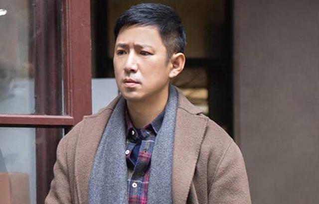 《都挺好》吴非和小咪过得艰难,工作也不好,为什么不回国发展?