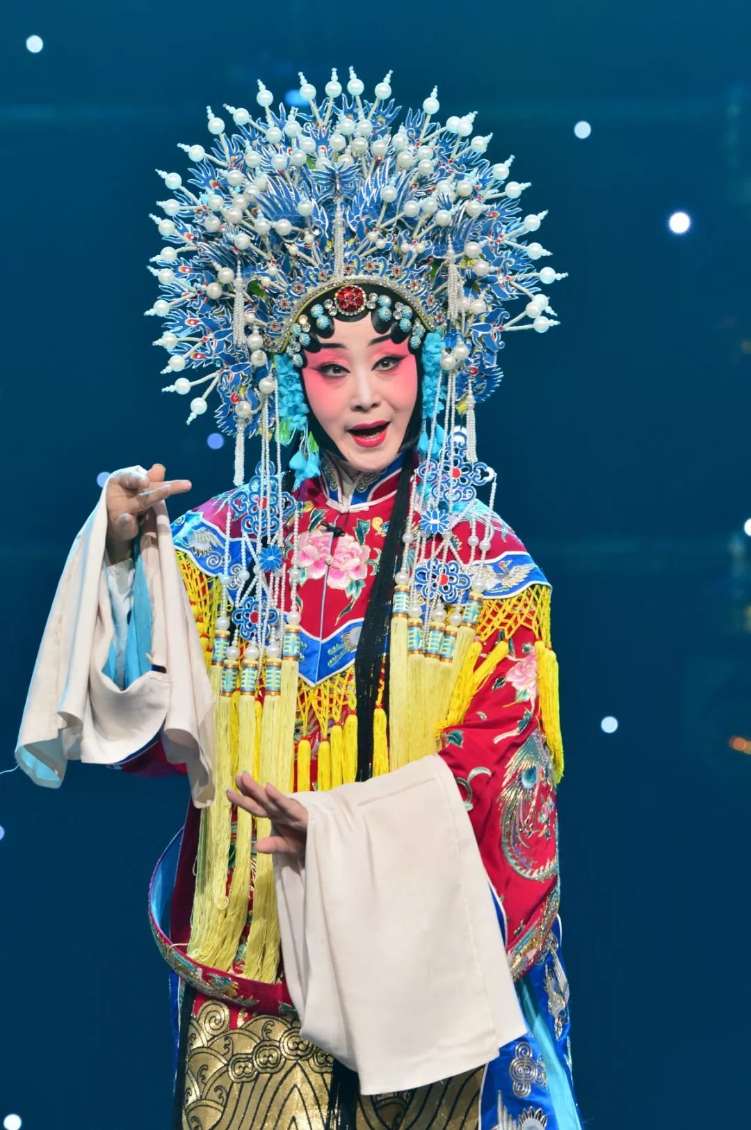 第14届中国戏剧梅花奖获得者窦凤琴嘉宾阵容特别节目践行着自己的