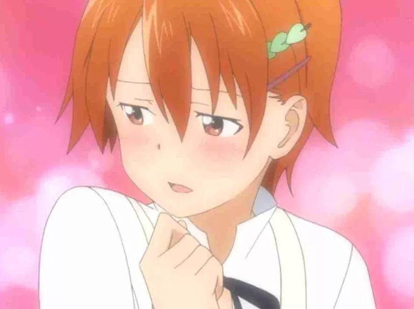 伊波 真昼(いなみ まひる)非常憧憬女装的小鸟游,因为是心目中理想的