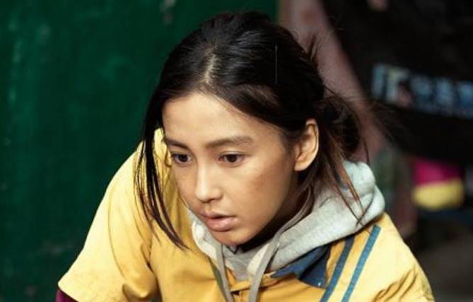 女星扮丑照,马思纯还行,杨幂凑合,看到杨颖,网友:牺牲太大!_演技