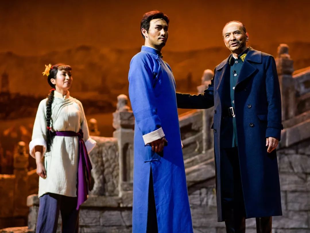 话剧《运河1935》最新剧照崔文静 饰 望日莲,张文明 饰 周勤,张昕 饰