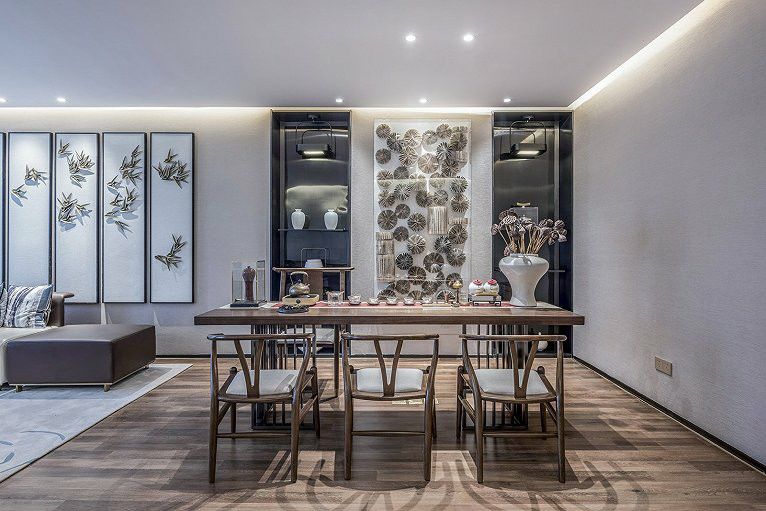 客厅的面积也比较大,在客厅开辟一个开放式或者半开放式的茶室,也是一