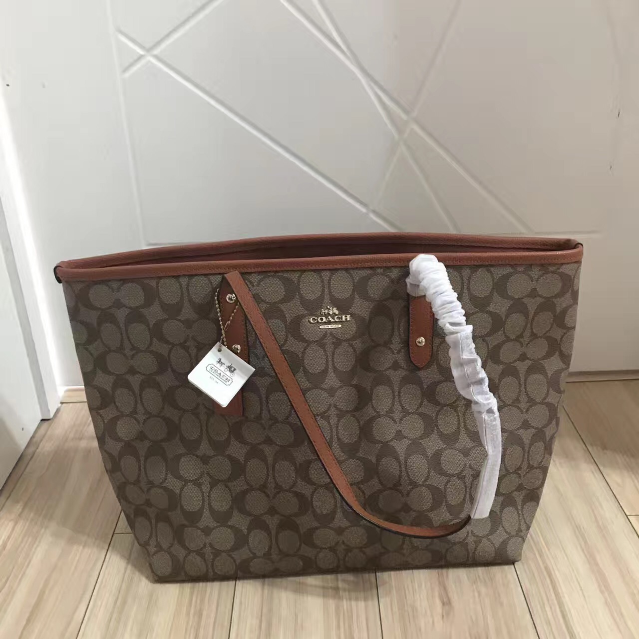 找代购买的正品竟然是高仿包原单包包是怎么流入市场的