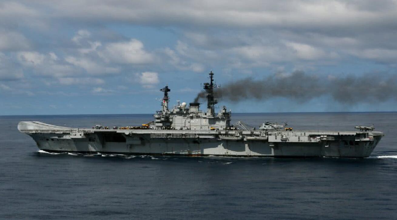 "维拉特"号航空母舰