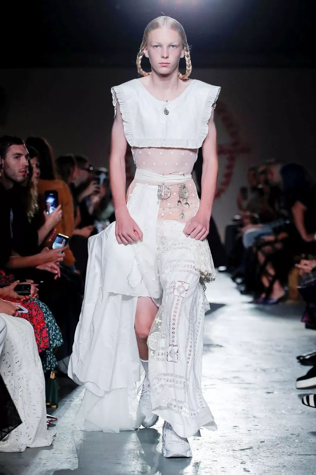 宗教风服装设计宗教文化与时尚服饰擦出的火花