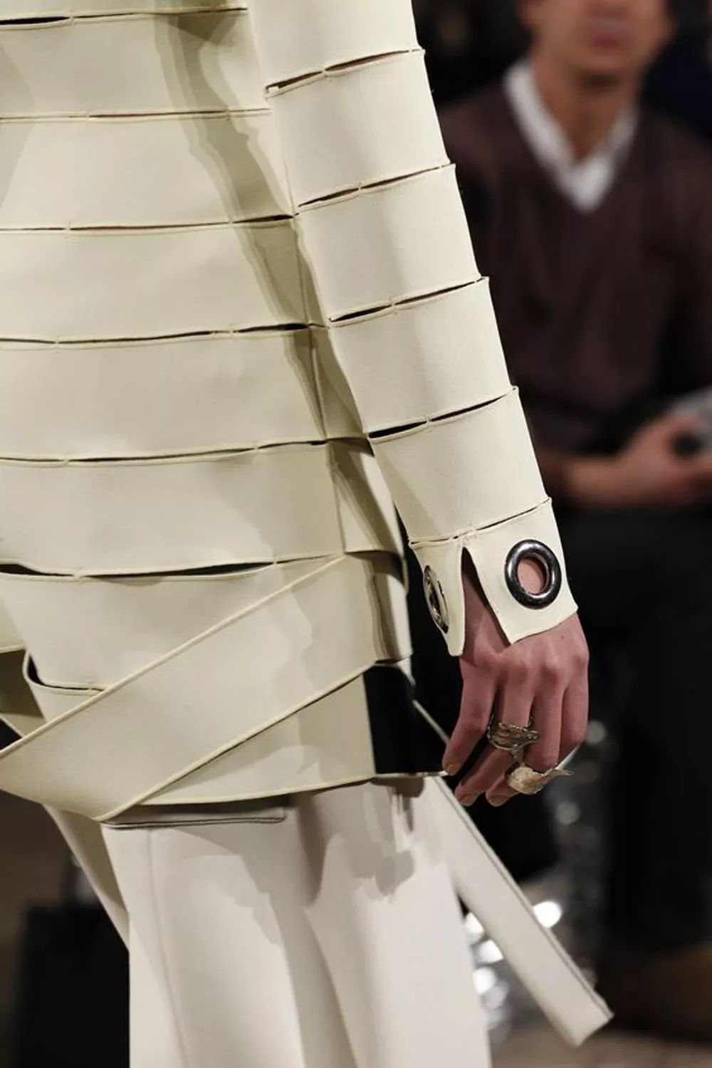 服装边缘设计与处理工艺明线锁边毛边包边镶边荷叶边