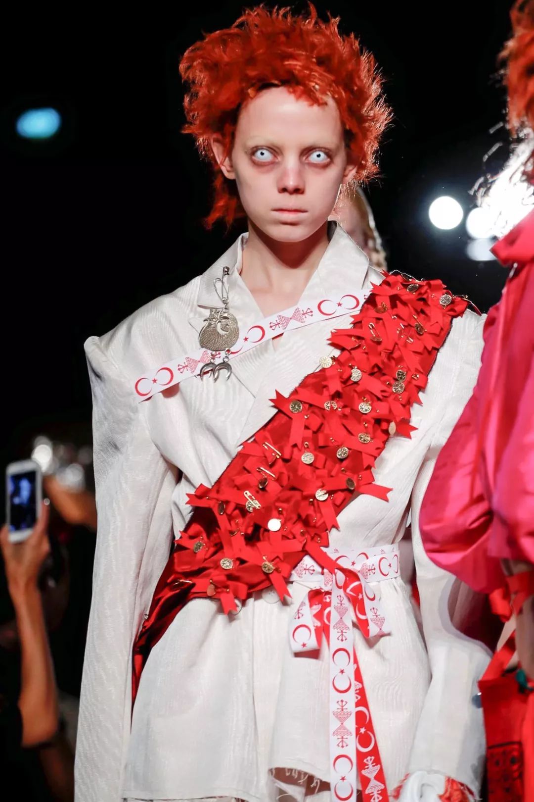 宗教风服装设计宗教文化与时尚服饰擦出的火花