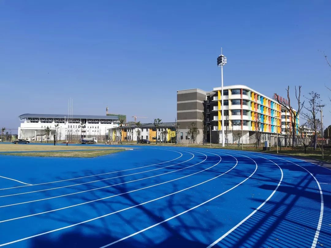 常德市郡德学校高薪招聘100名教师!