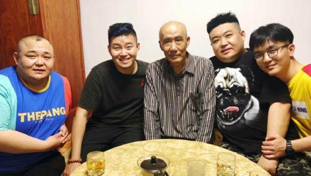 如果德云社官方不出面,由翟国强或者孙越甚至杨鹤通他们代为转发一下