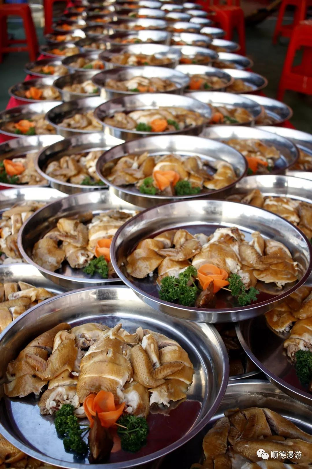 三杯鸡,清蒸花斑鱼,美极大沙虾,豉汁盘龙鳝,腰豆扒花胶,金仁三果丁