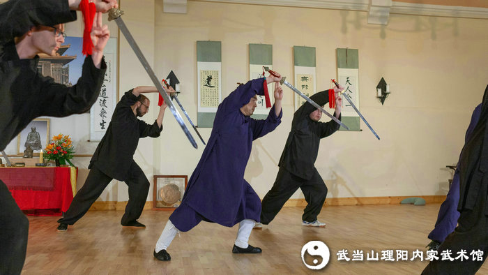 五行六合功武当玄武棍八段锦武当太乙拂尘武当剑对练古琴演奏武当形意