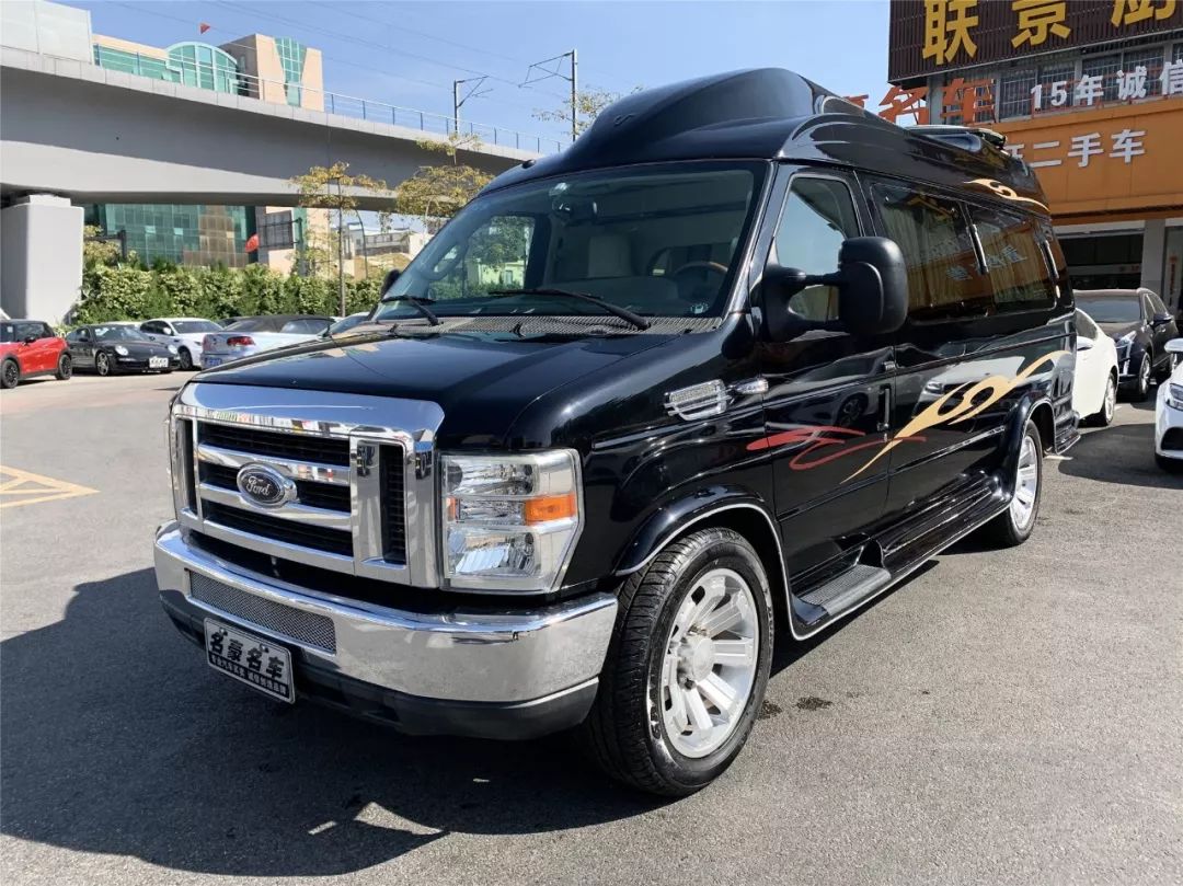 新车上架福特e350狂野的猛禽外表粗犷内心奢华