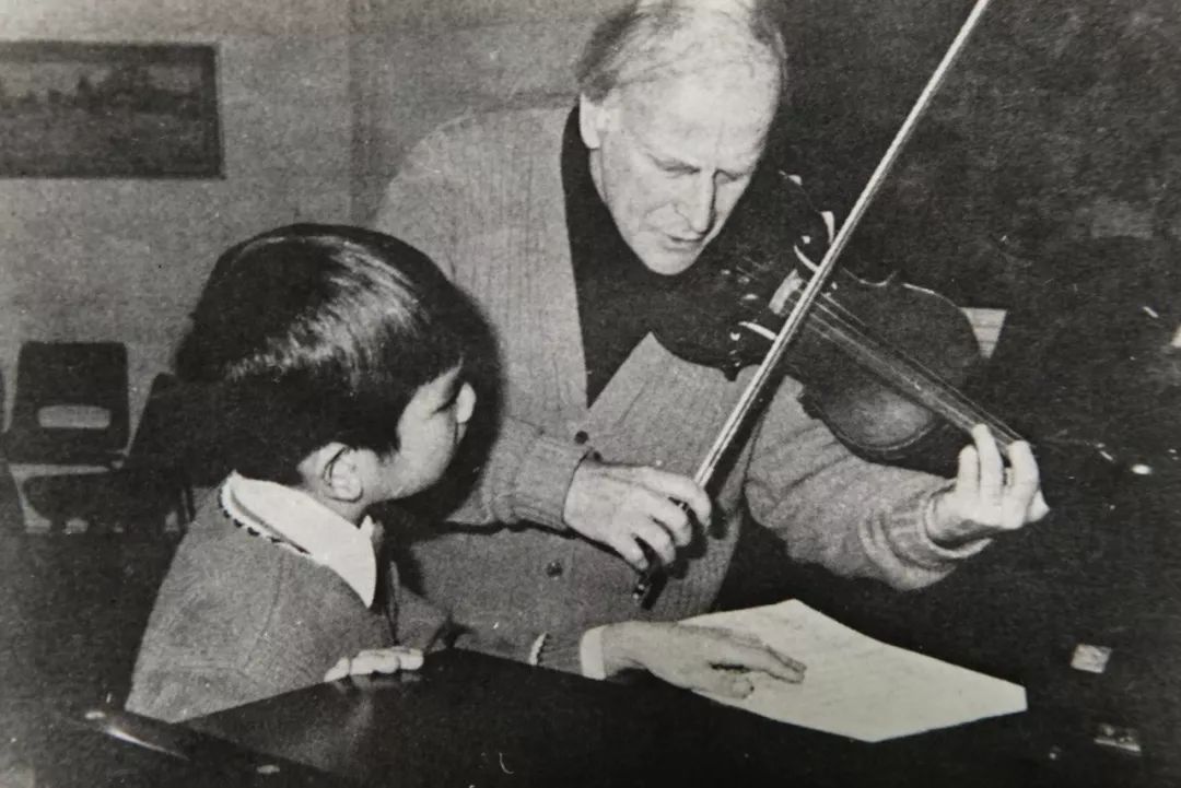 韵归流年情寄云小提琴家金力的音乐人生