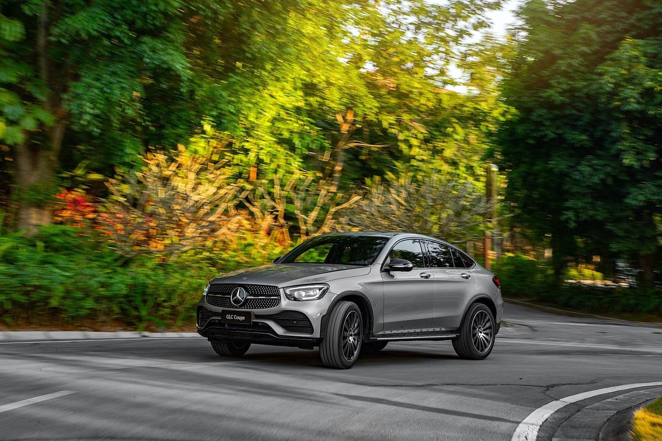 滇峰双车秀试驾梅赛德斯奔驰glsglc轿跑suv