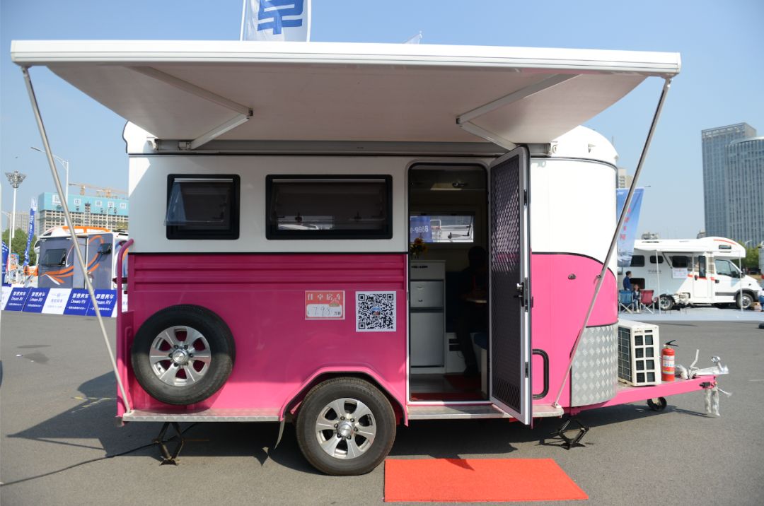 浓郁复古英伦风,出口品质好保障——佳卓窄体拖挂房车