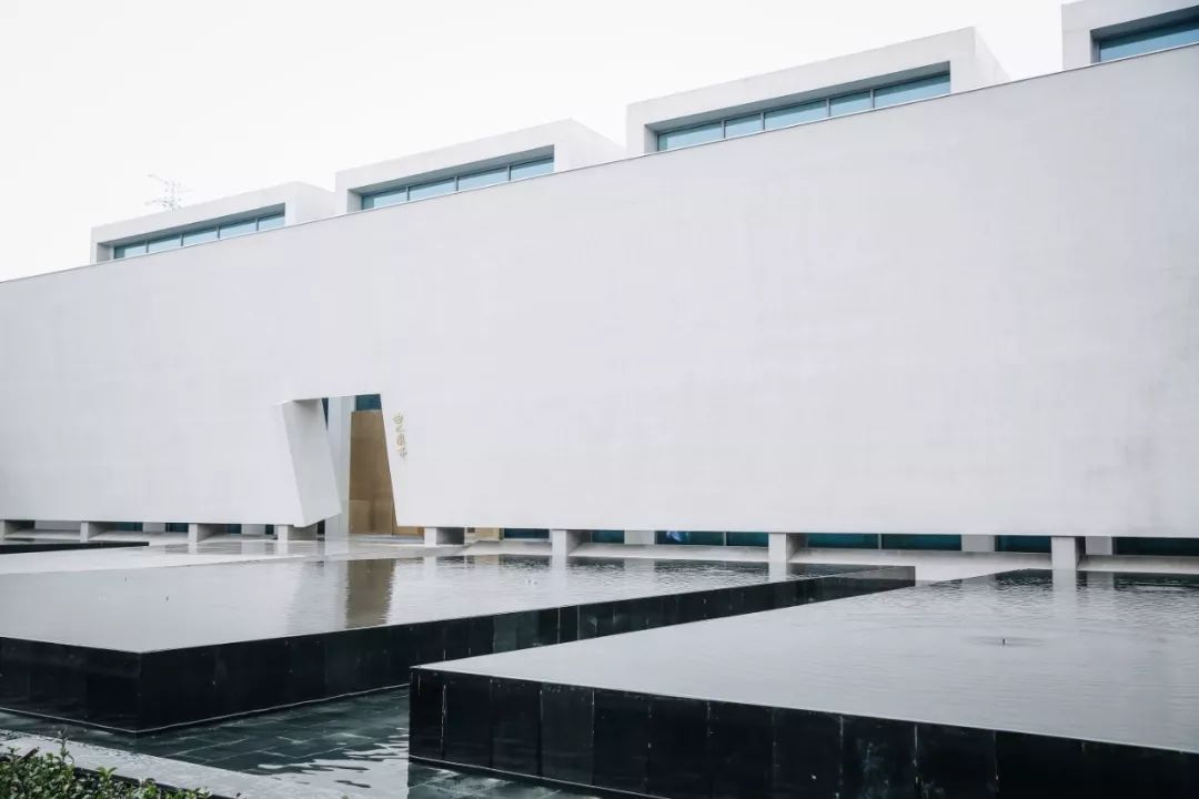 杭州曲水兰亭,位于萧山区钱江世纪公园,东临g20主会场,西临钱塘江.