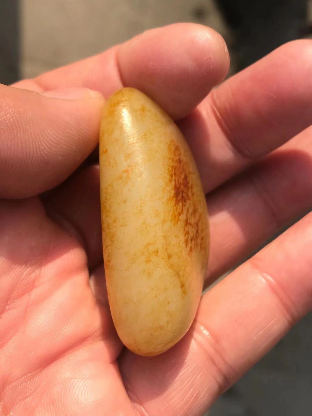 和田玉籽料皮色真假对比