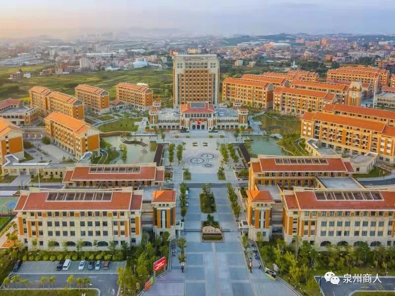 图学校着力推进"一校二区 一校"(养正中学新校区,养正中学奎光校区,慎