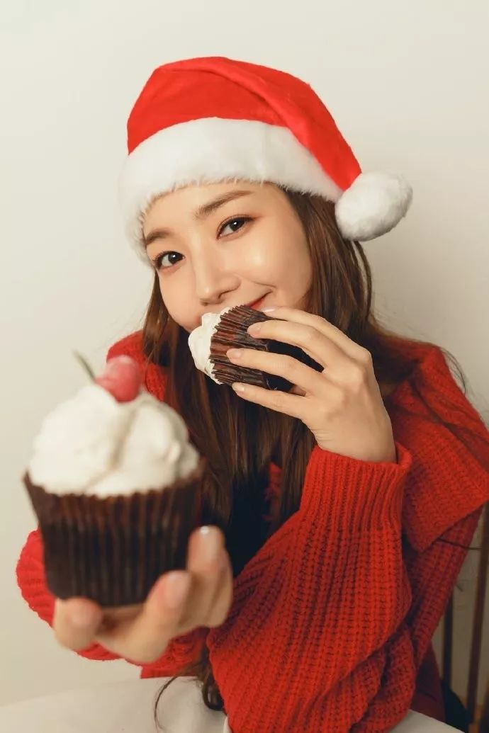 可盐可甜的朴敏英,却被网暴到退出娱乐圈:她凭什么当女主角!