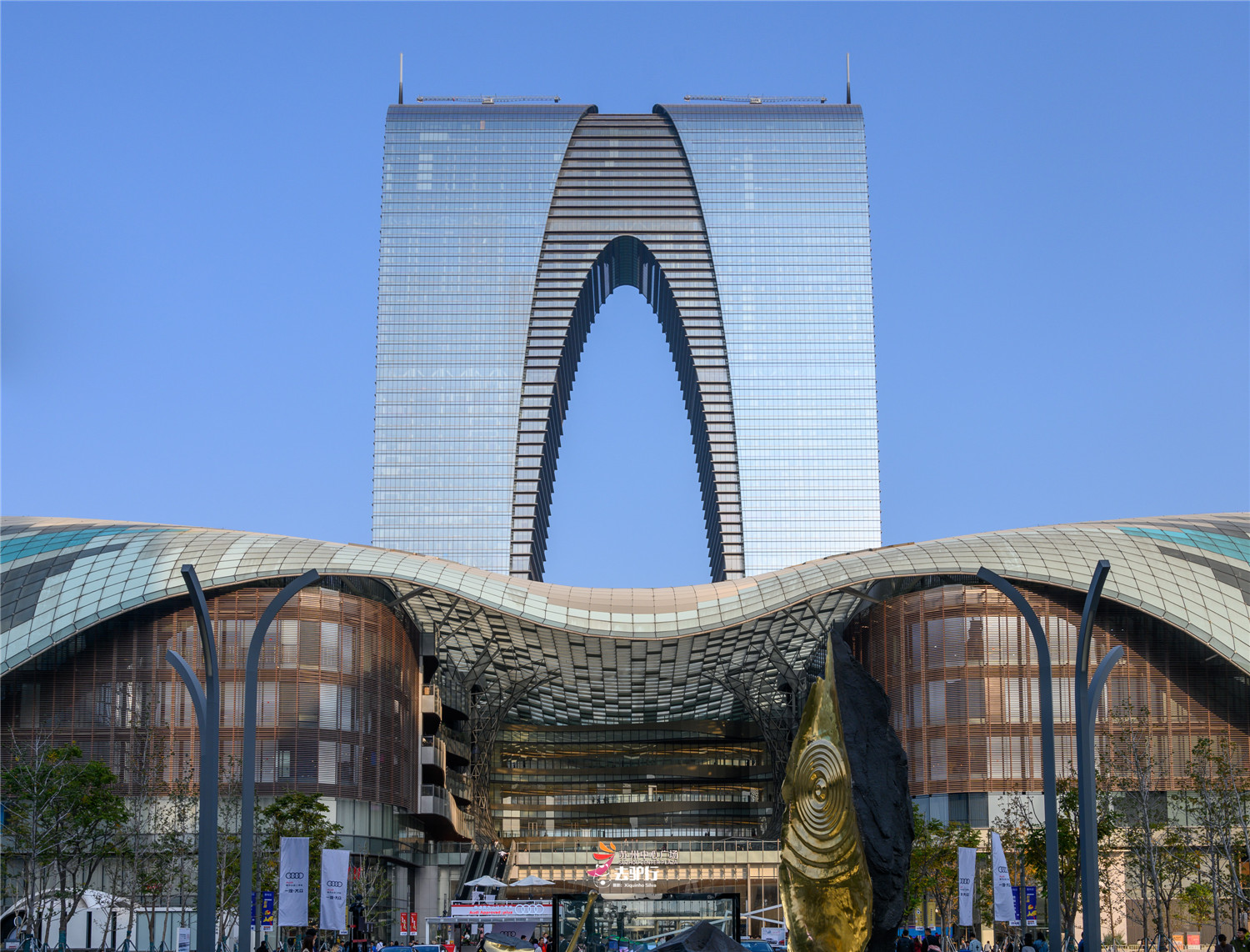 中国最丑的大楼:耗资45亿元打造,但多年后看起来顺眼了许多
