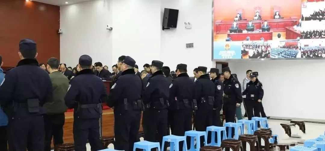 经通川区人民法院一审审理查明,张小林等人从2006年开始,在渠县东京阁