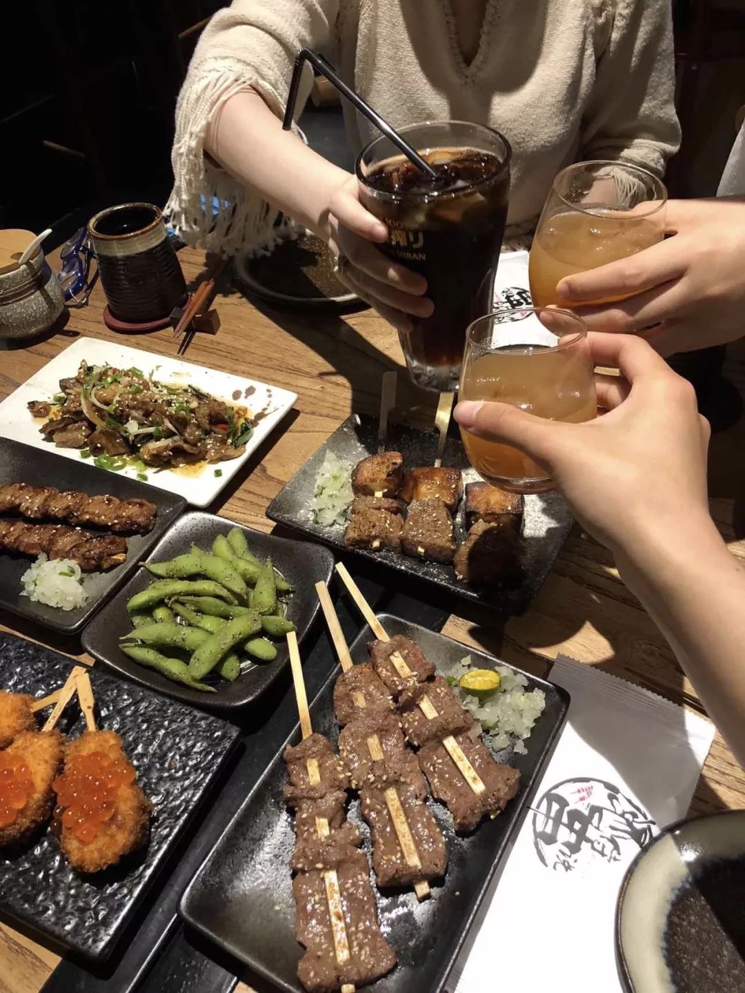 8家深夜小酒館,人均100 喝酒吃肉超舒壓