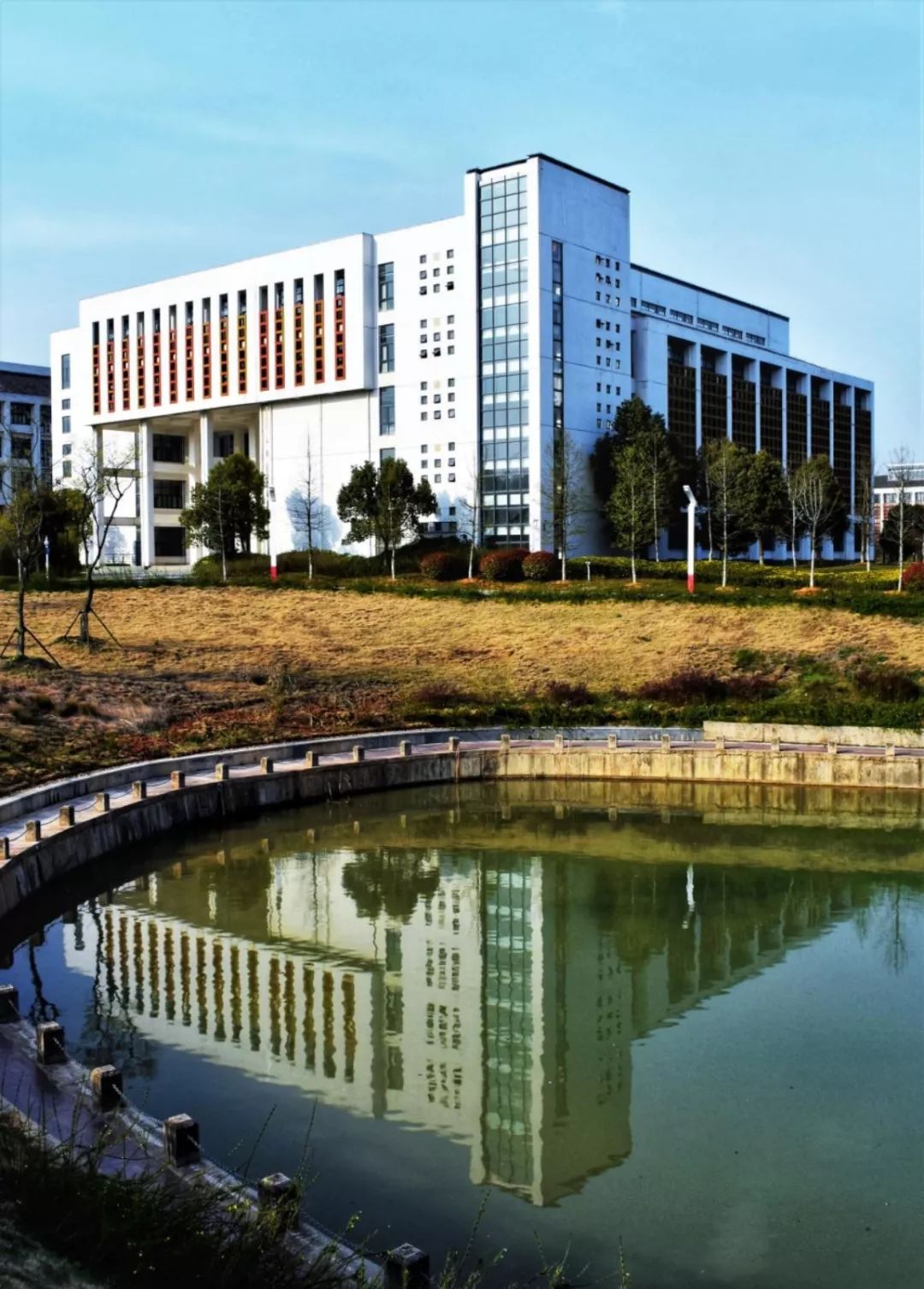 漯河工学院新校区图片
