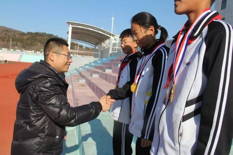 蔄山中学2019年校长杯班级足球联赛完美收官