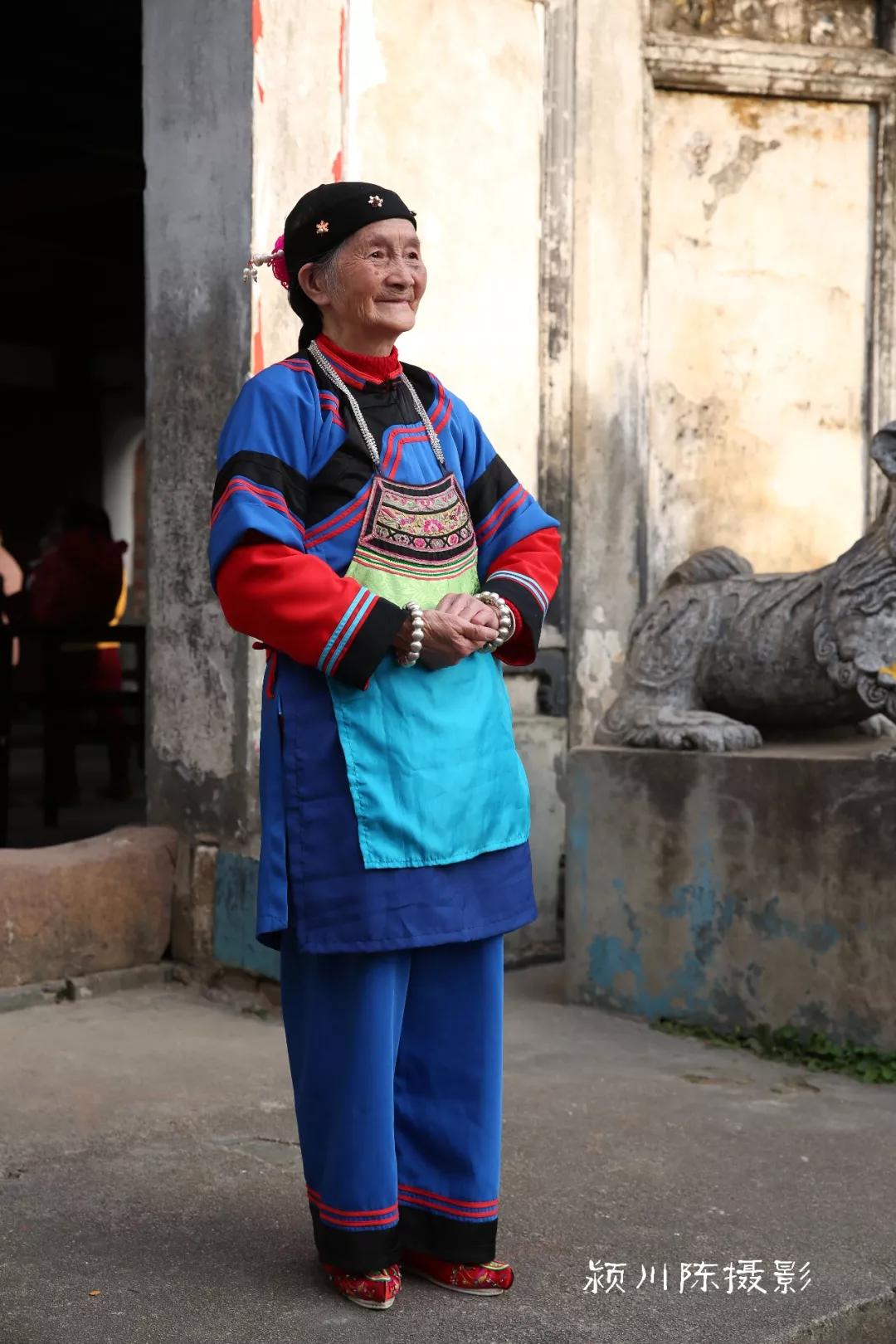 客家服饰秀图片