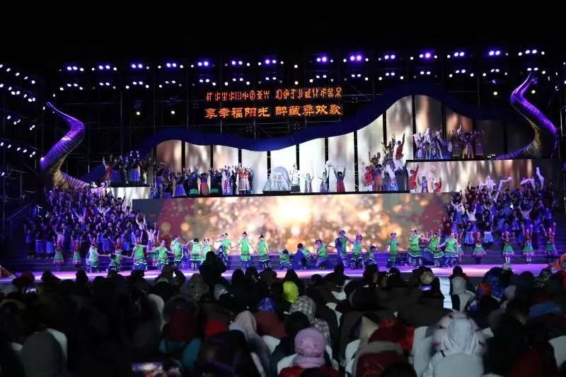 州人民政府副州长肖春,冕宁县委副书记,县长刘长佐致辞