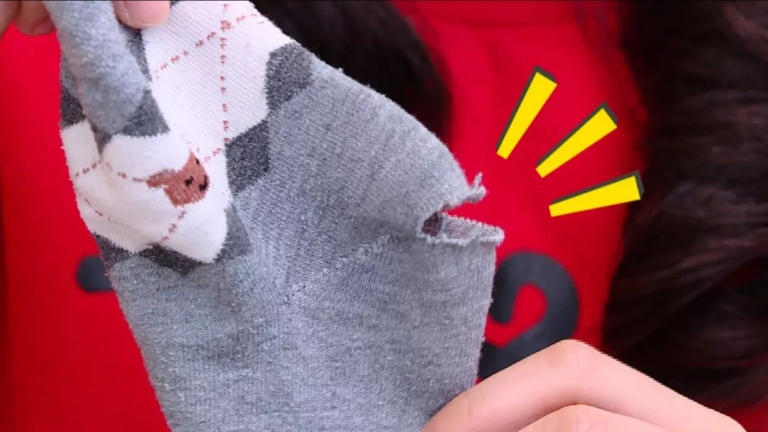 袜子有破洞?别扔!妙招缝一缝,和新的一样!