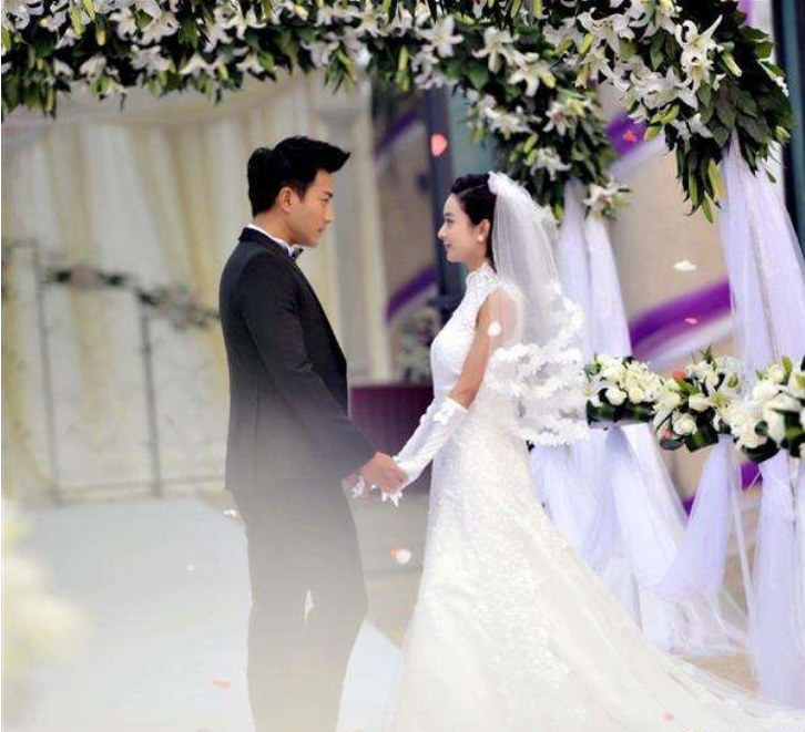 赵丽颖和贾乃亮结婚了图片