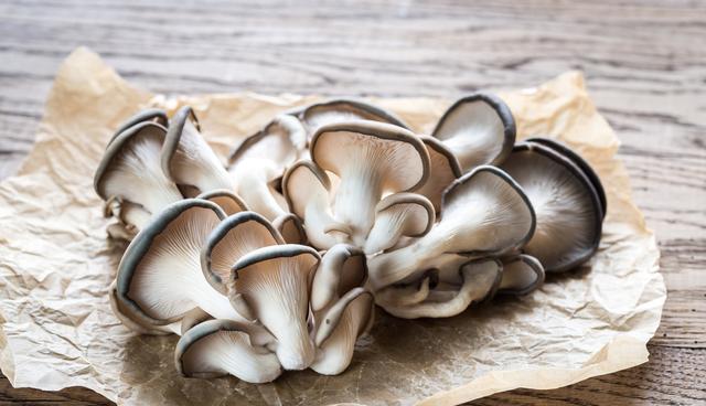 近期云南地区平菇,姬菇,白灵菇大量上市,价格呈下降趋势