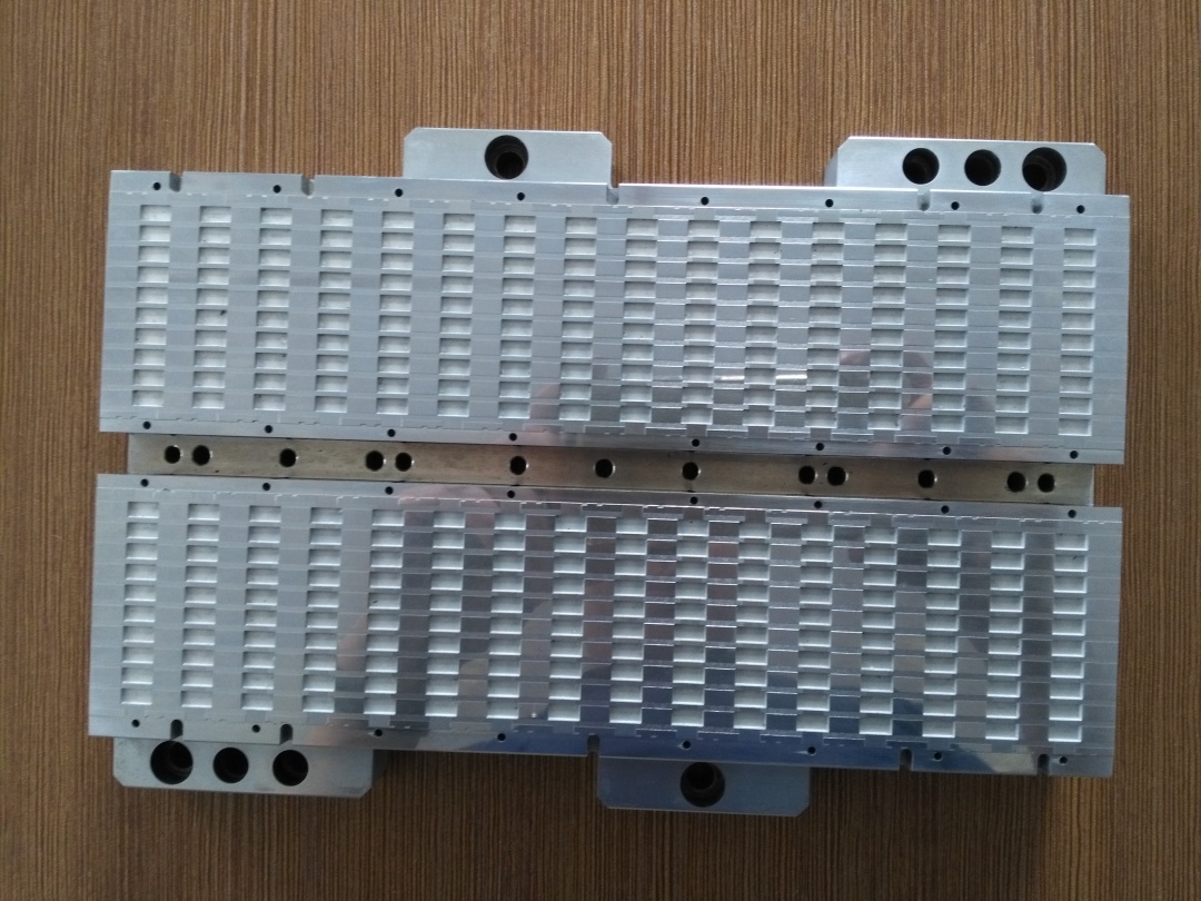 随着半导体封装技术正不断发展,电子芯片尺寸缩小,芯片面积与封装面积