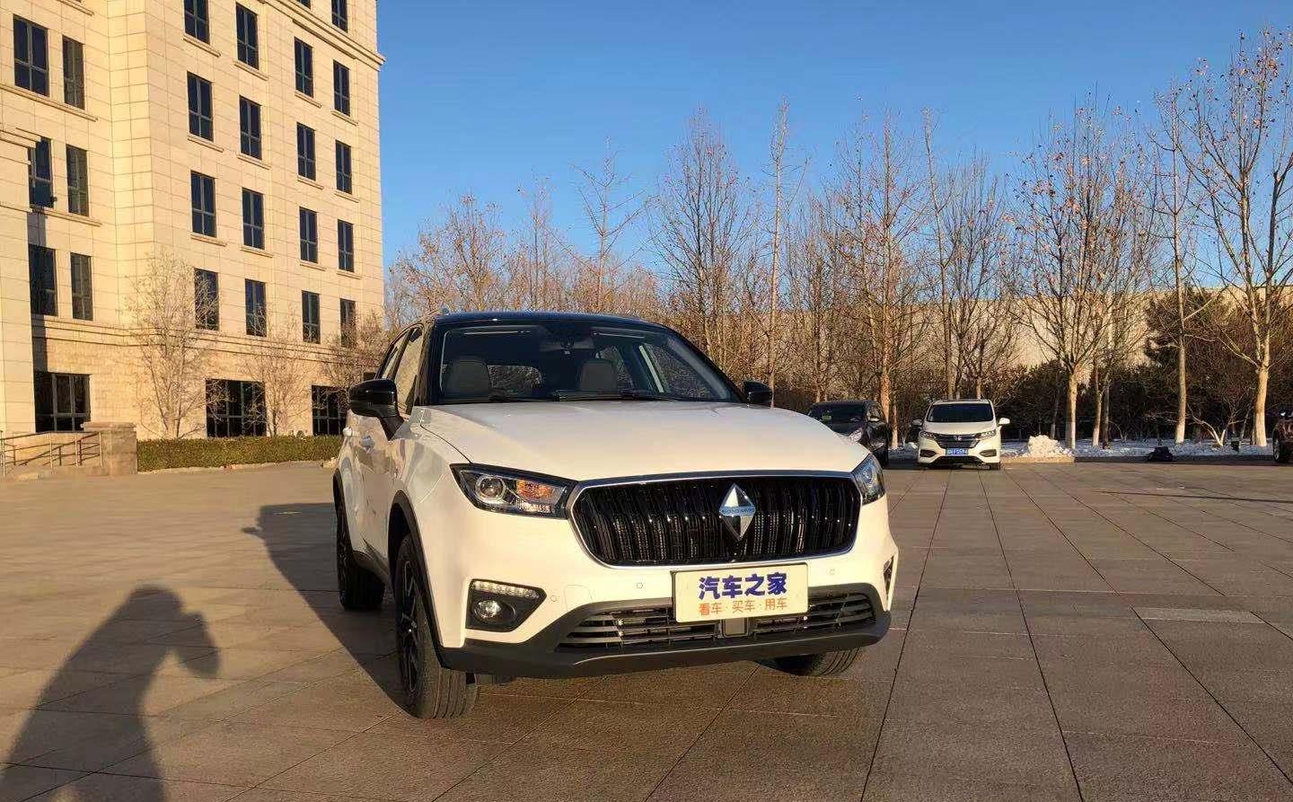 宝沃bx3实车亮相,定位小型suv,明日上市