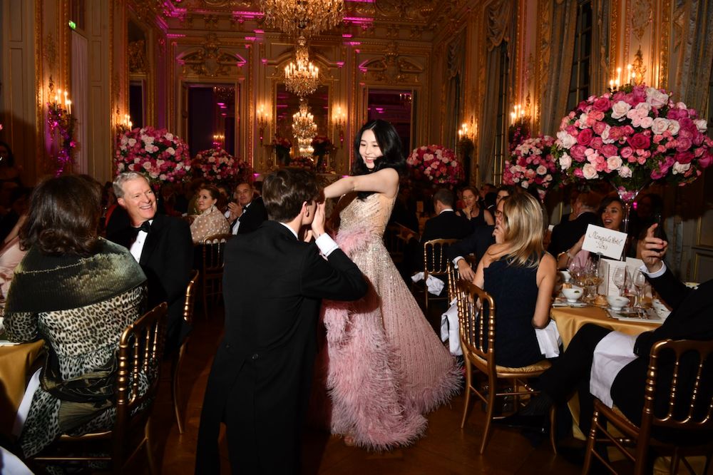 中国星二代新势力在巴黎名媛舞会上起舞的那些女孩们