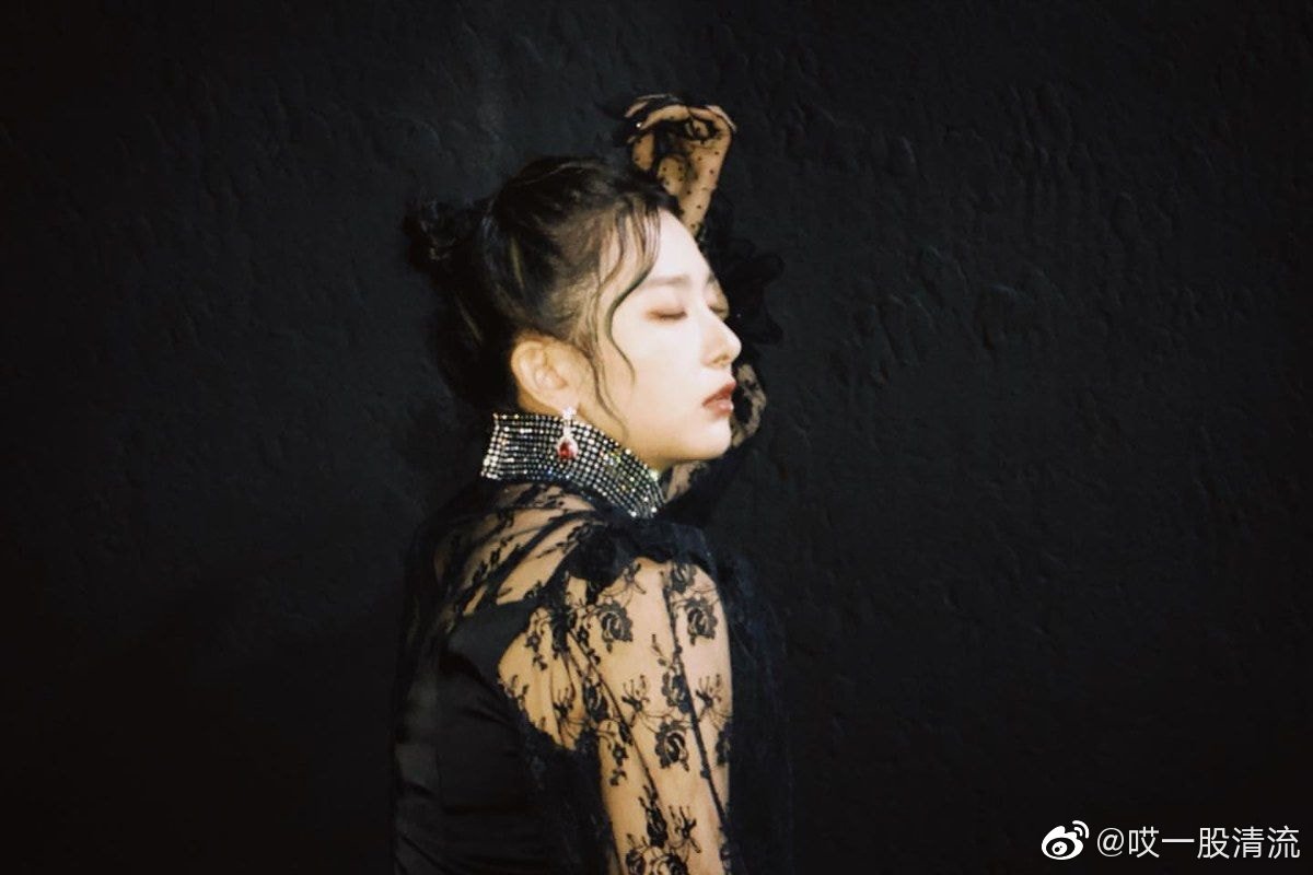 theqoo热议psychomv完美诠释了girlcrush的姜涩琪