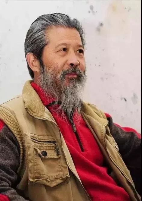 任恒泉除了咱周口的张华中大师本次参展的画家有三位大师