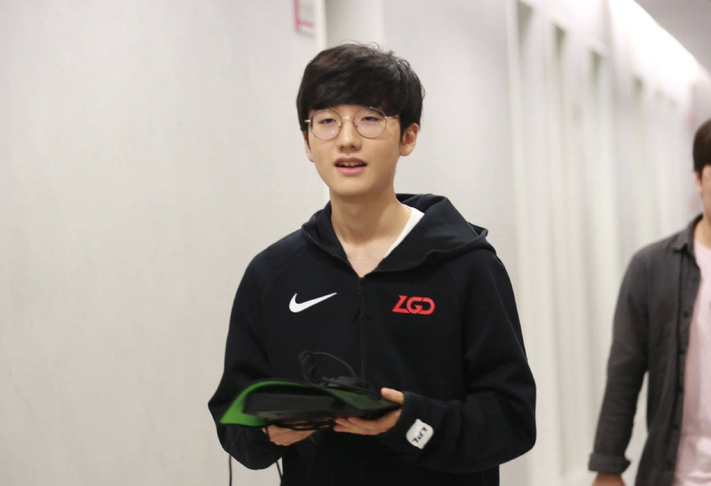 lgd稳定的院长选手一有比赛就被观众夸kramer太想赢了