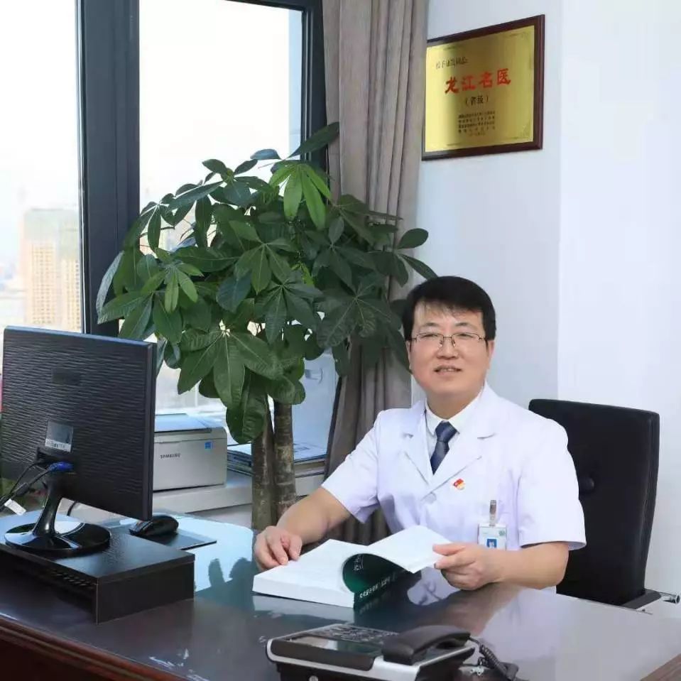 康凯,男,46岁,科主任,中共党员,硕士研究生,主任医师毕业于黑龙江省