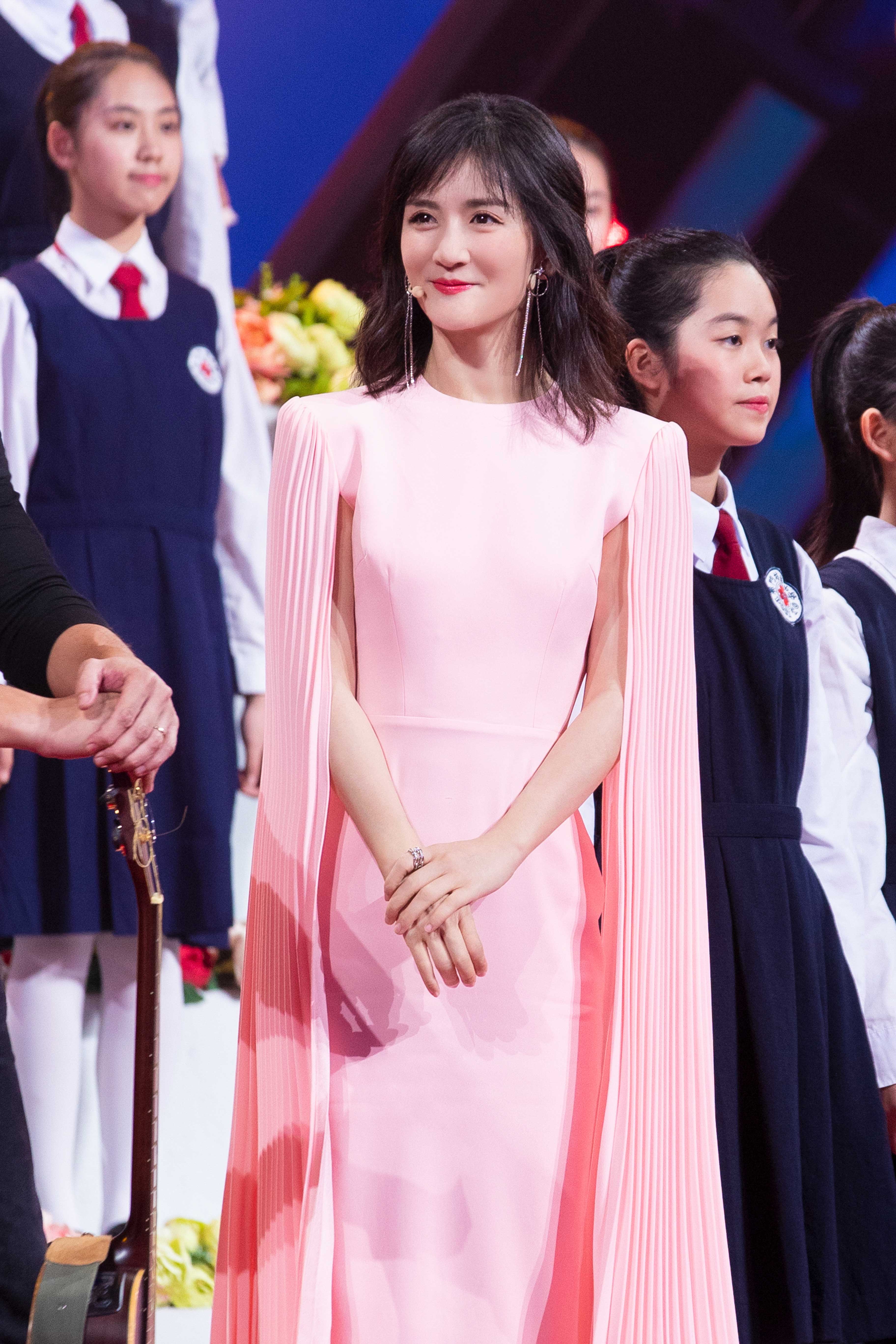 尼格买提与谢娜首次搭档尽显默契,双方抛梗接梗流畅自然,现场欢声笑语